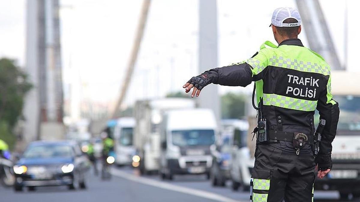 Emniyet ve trafik ekiplerince bir haftada 497 bin 591 srcye ilem yapld