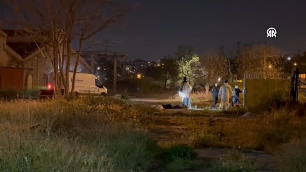 Kkekmece'de bo arazide erkek cesedi bulundu
