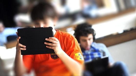 Evdeki casus yapay zek ocuklar tehdit ediyor