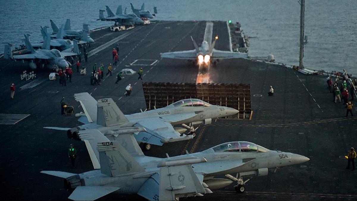 ABD'nin USS Carl Vinson uak gemisi Husilerin hedefinde