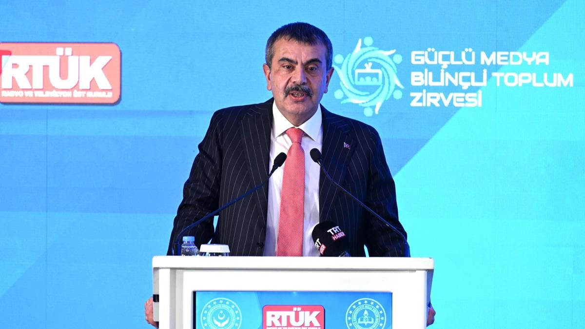 Bakan Tekin'den dikkat eken uyar: Zehirli ierikler reten bir platform haline dnt