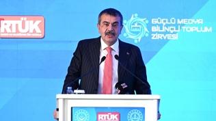 Bakan Tekin'den dikkat eken uyar: Zehirli ierikler reten bir platform haline dnt