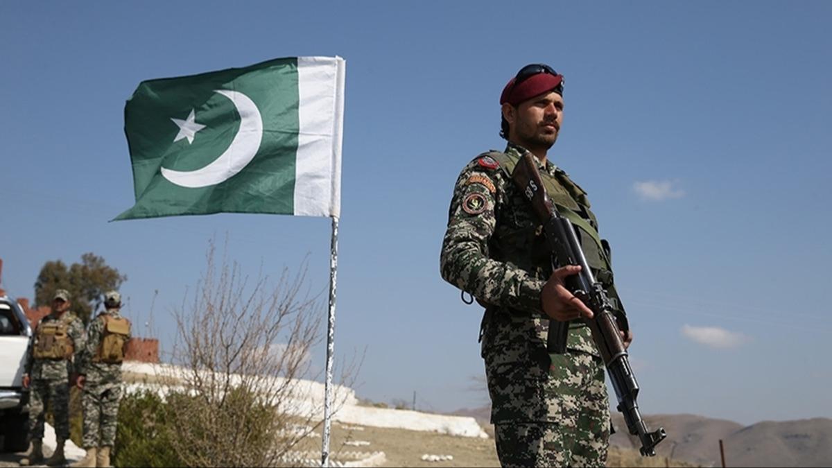 Pakistan'dan Hindistan'a 'iddetle karlk veririz' uyars