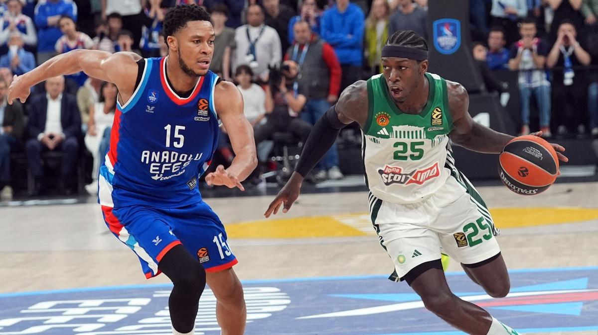 Anadolu Efes, Drtl Final iin parkeye kacak