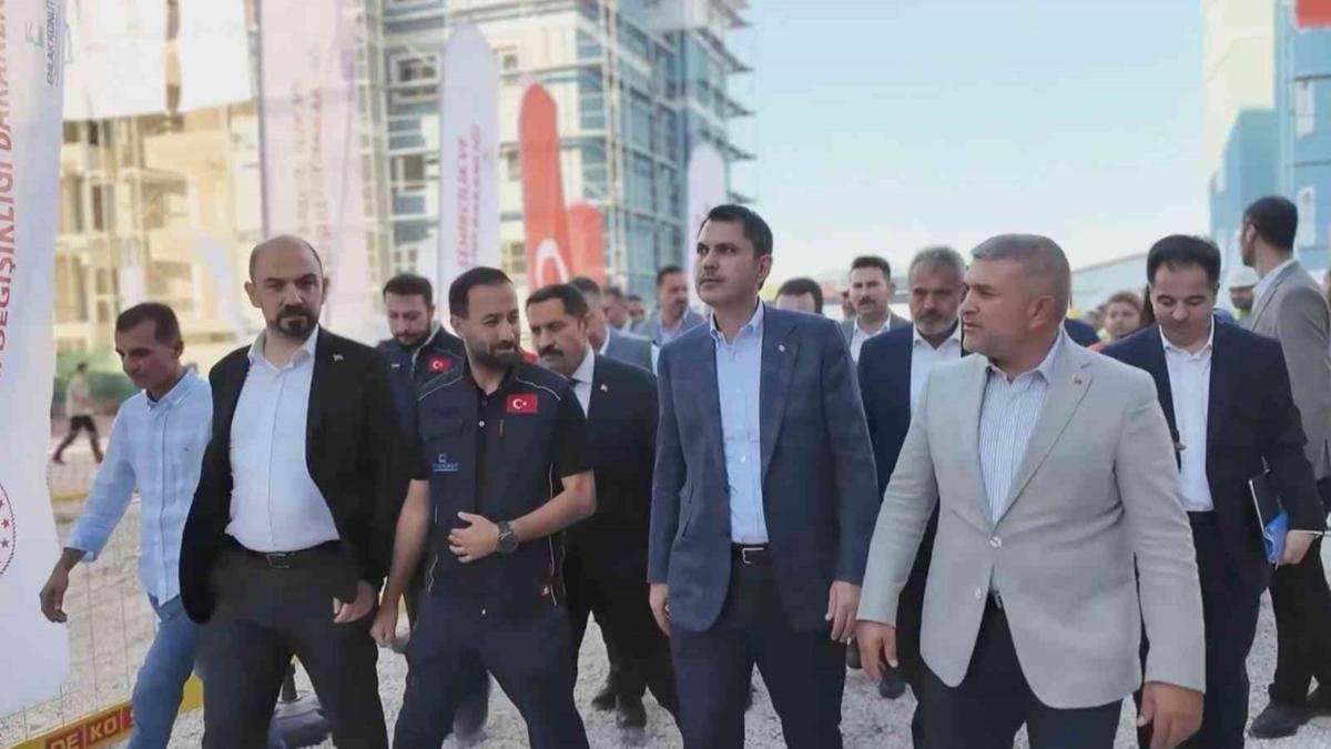Bakan Kurum'dan 1 Mays iin videolu paylam