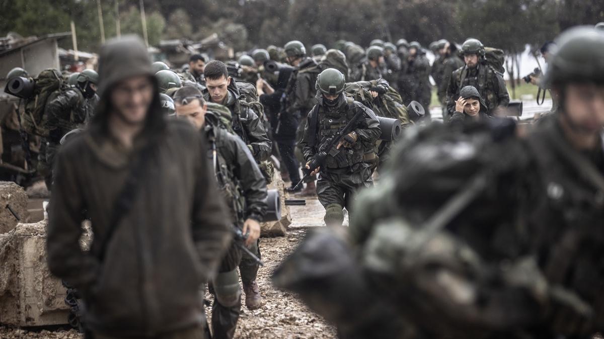 Soykrmc srail, 120 katil askerini gizlice dllendirdi