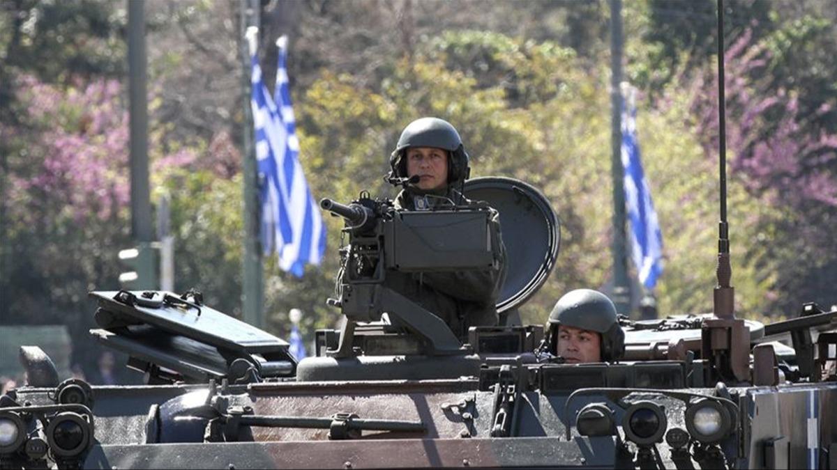 Yunanistan alarma geti! Askeri tesisleri grntledii gerekesiyle gzaltna alnd