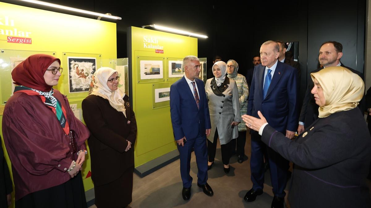 Cumhurbakan Erdoan 'Sakl Kalanlar' sergisini ziyaret etti