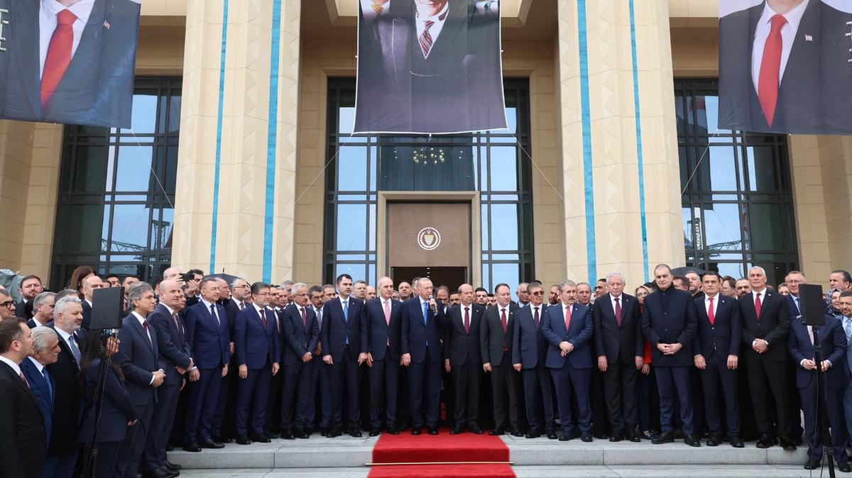 KKTC'ye yeni ynetim merkezi! Bakan Erdoan: Trkiye, ihtiya duyduunuz her an yannzda olacak