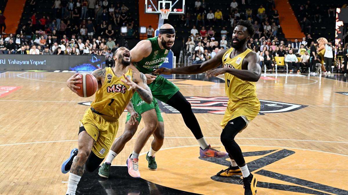 Mersin Spor, sahasnda Bursaspor'u malup etti