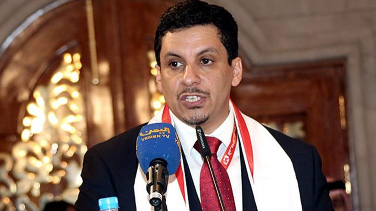 Yemen'de siyasi belirsizlik: Babakan Bin mbarek istifa etti