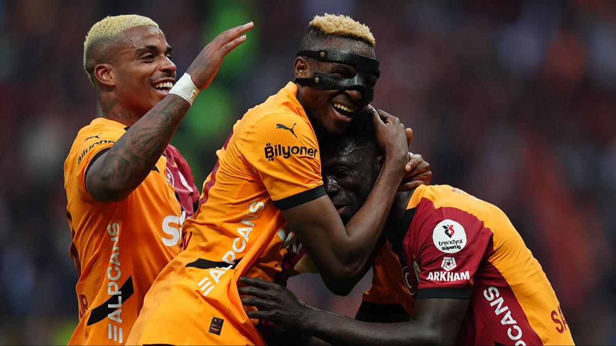 Aslan adm adm ampiyonlua! Galatasaray evinde Sivasspor'u devirdi
