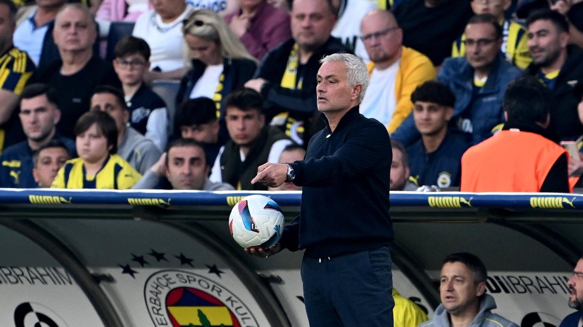 Mourinho'dan arpc szler: Ligin sonu balamadan belliydi