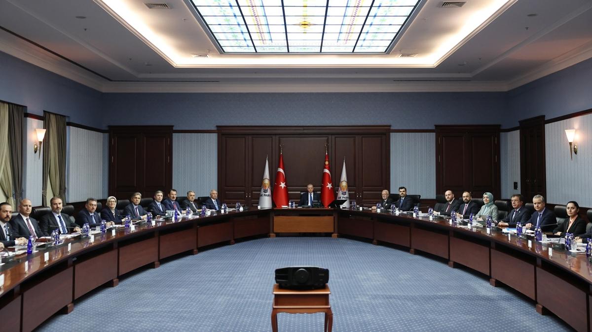 AK Parti MYK Toplantısı başladı 
