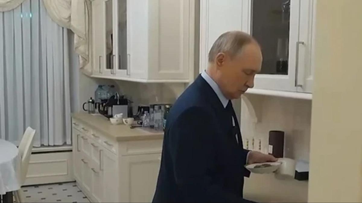 Putin'in 25 y�ll�k hikayesi Kremlin Saray�'ndaki evinde �ekilen belgeselle anlat�ld�