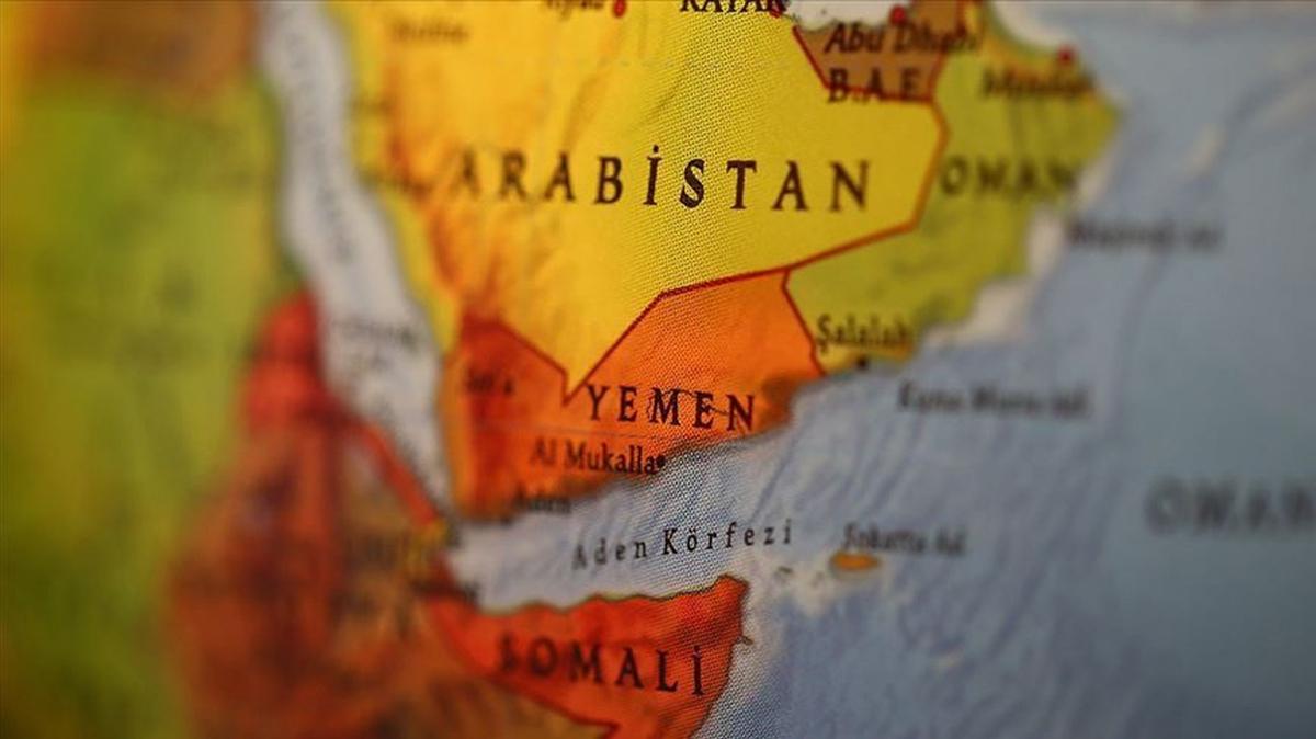Soykırımcı İsrail'den Yemen'e hava saldırısı