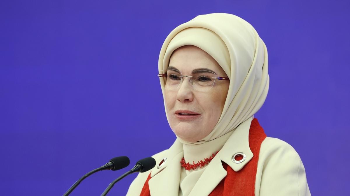 Emine Erdoan: slam sanat, ilahi olan hatrlatandr