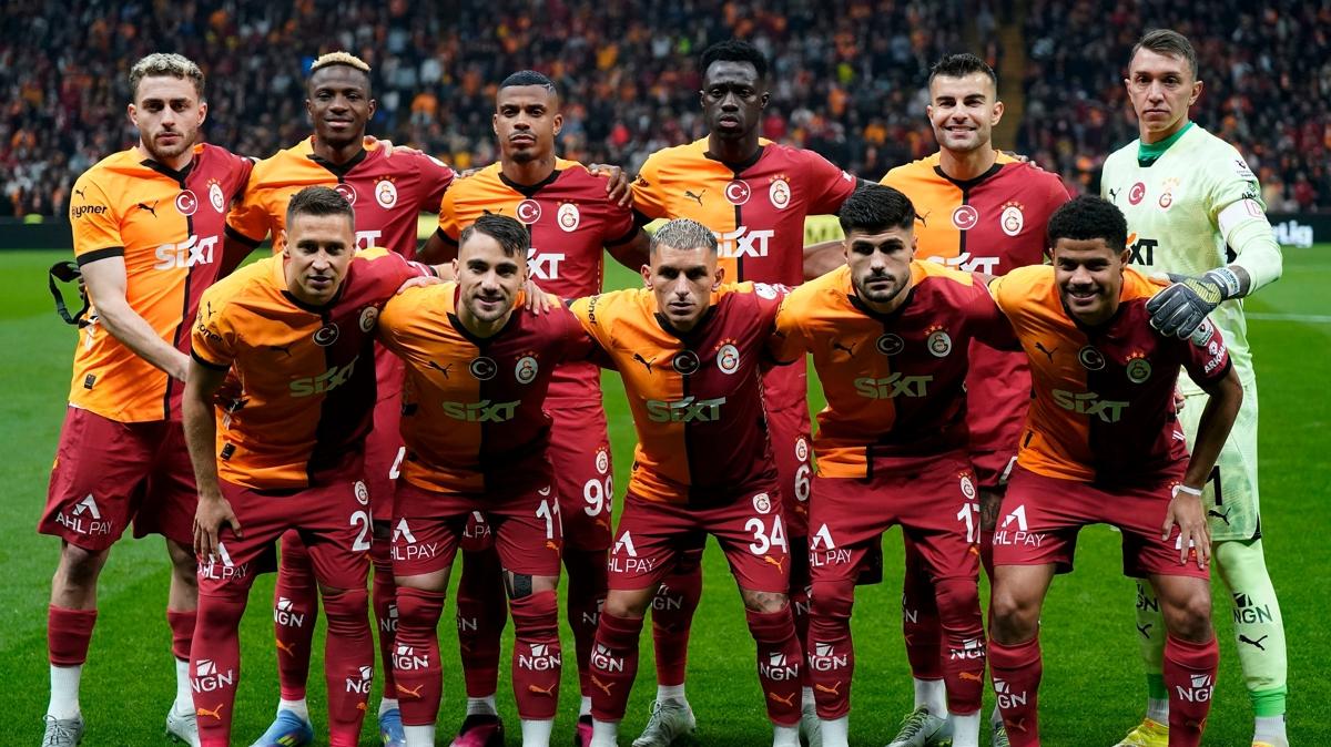 Galatasaray'da 6 futbolcu ilki yaayacak