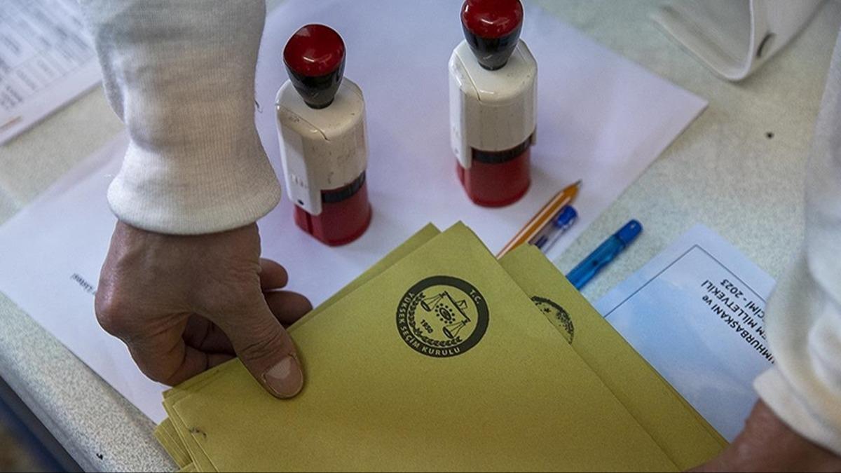Merakla beklenen seim anketi yaynland! AK Parti fark ayor