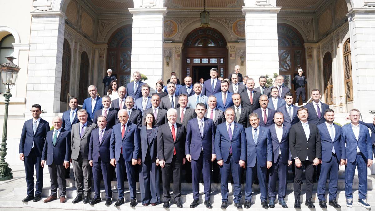 stanbul'da kentsel dnm zirvesi... Bakan Kurum: Komisyon kurma karar aldk 
