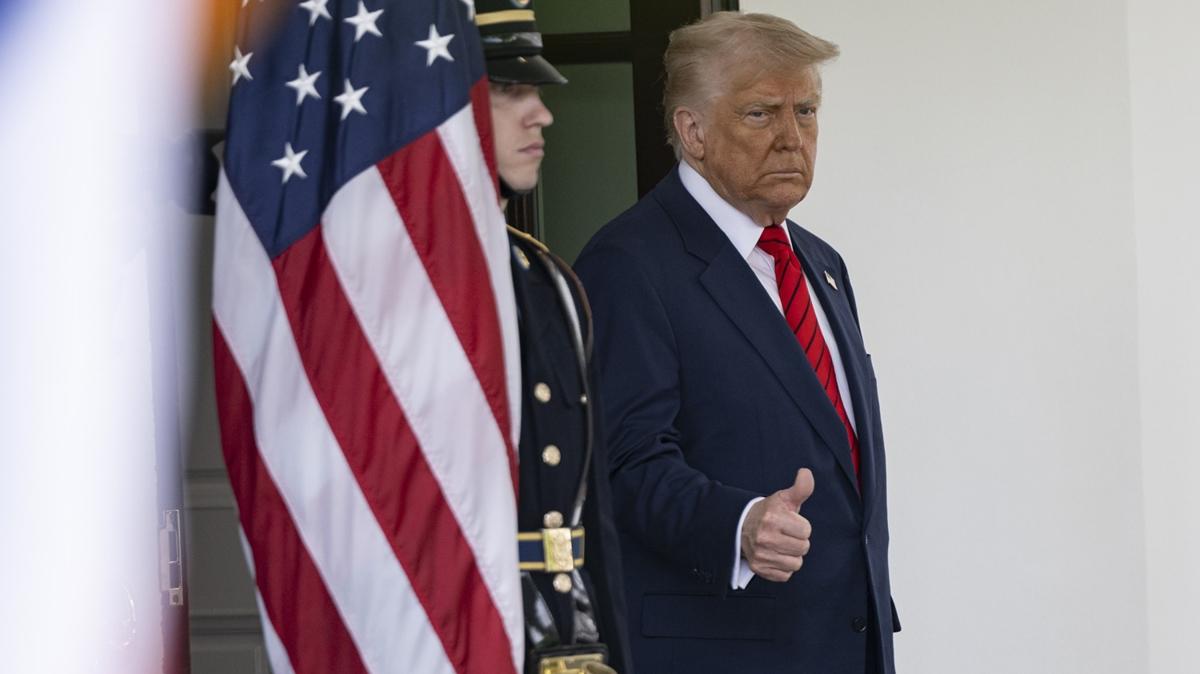 Trump gizledi, ABD medyas isim verdi! mzalar atlyor