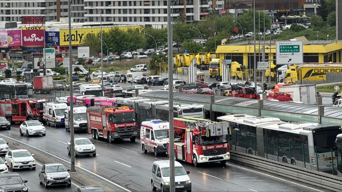 Beylikdz'nde iki metrobs arpt! l ve yarallar var