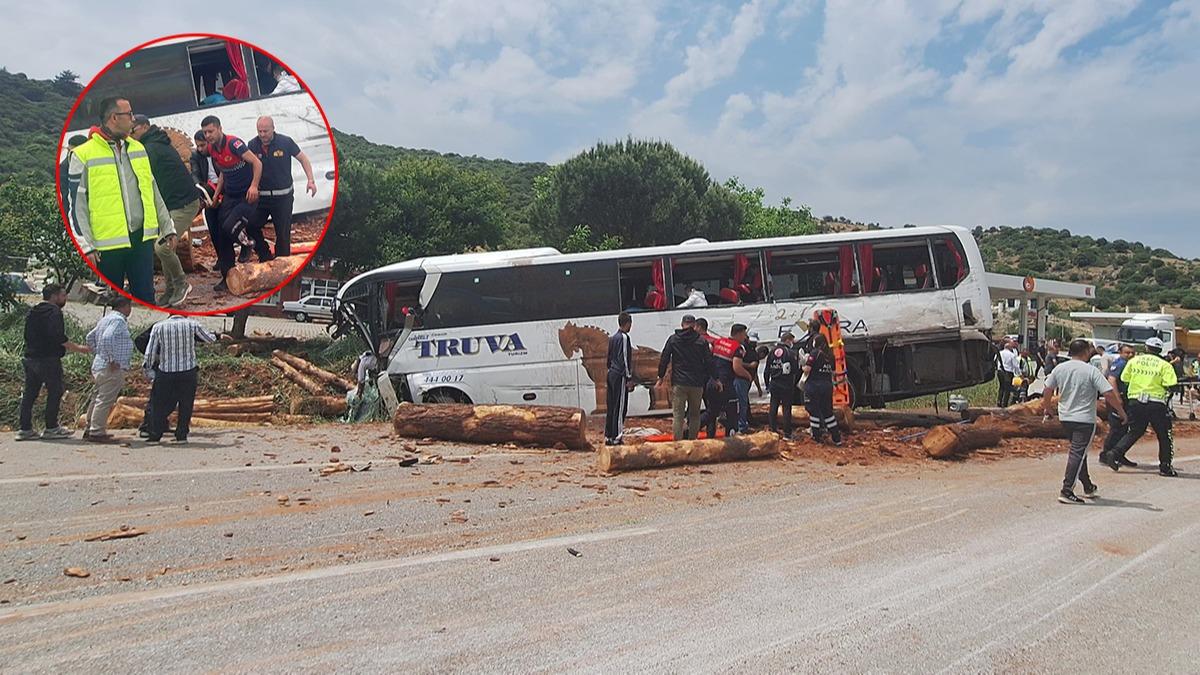 anakkale'de feci otobs kazas: 8 l... 2 Cumhuriyet Savcs grevlendirildi