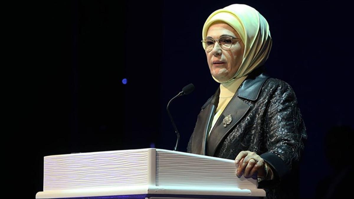 Emine Erdoan, eyha Fatima Bint Mubarak ile ocuk evlerini ziyaret etti