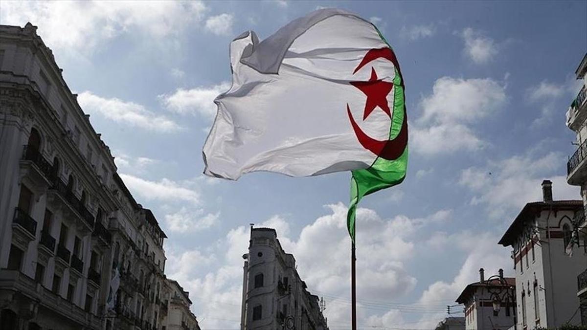 Cezayir'de 2 Fransz istihbarat yakaland