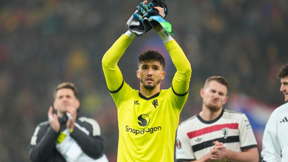 Manchester United duyurdu! Altay Bayndr ilk 11'de