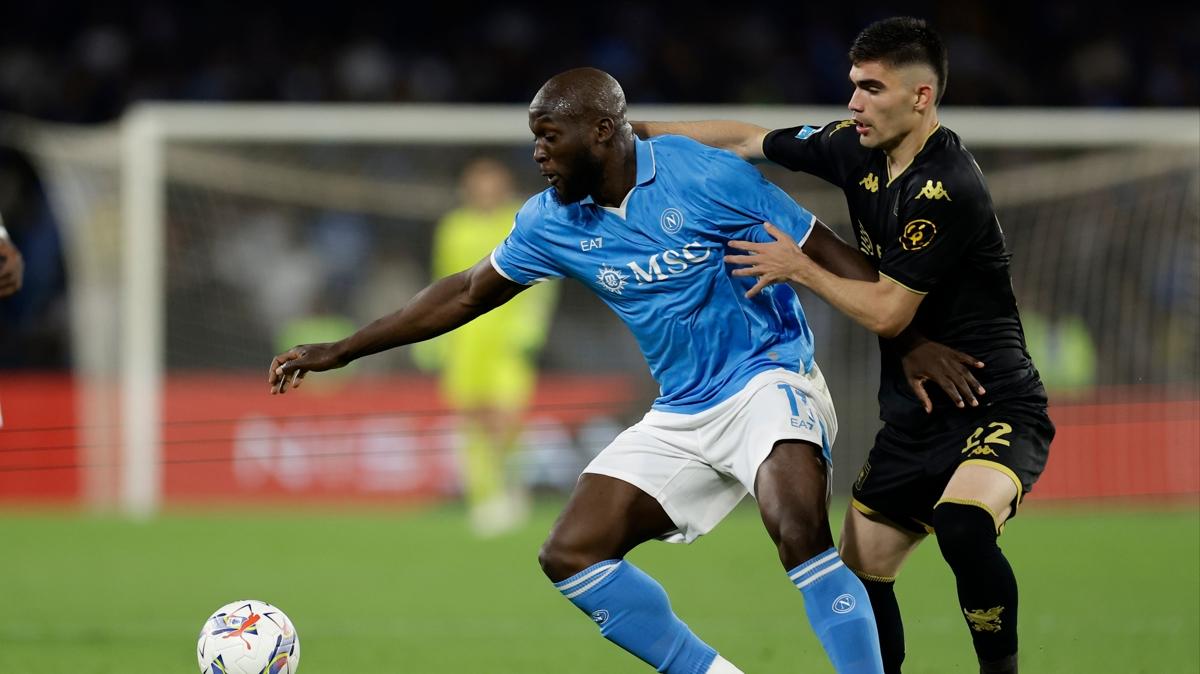 Napoli evinde 2 puan brakt
