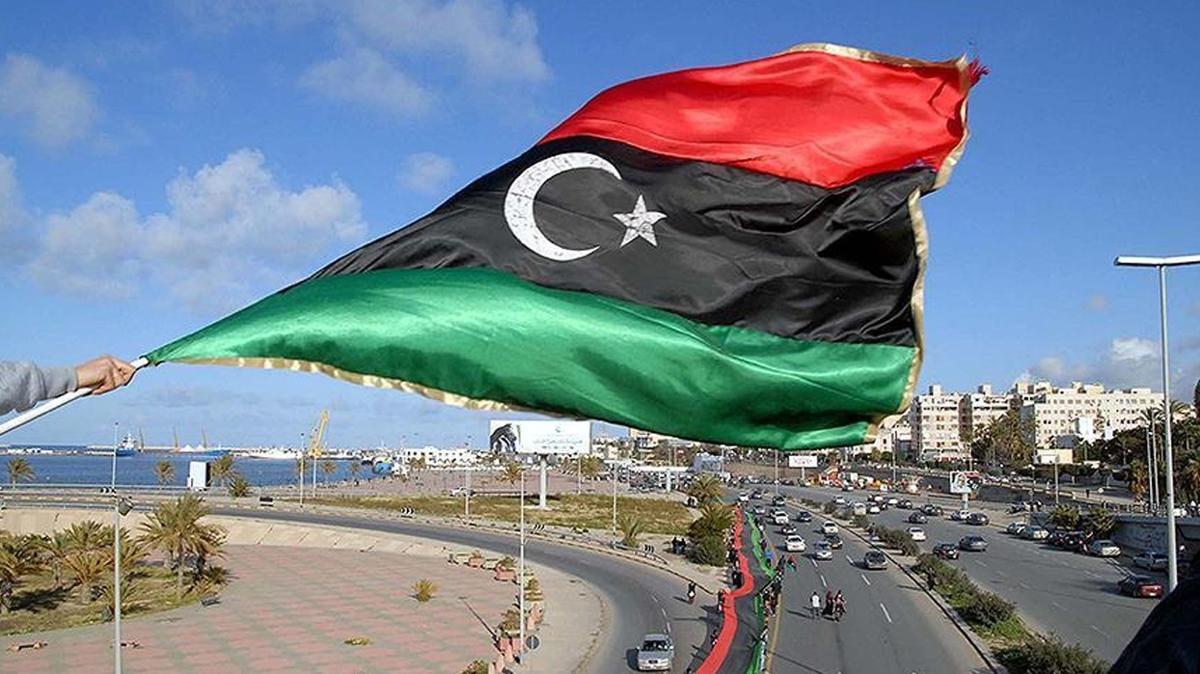 Askeri gerginlik yaanan Libya'da ''sokaa kmayn'' ars