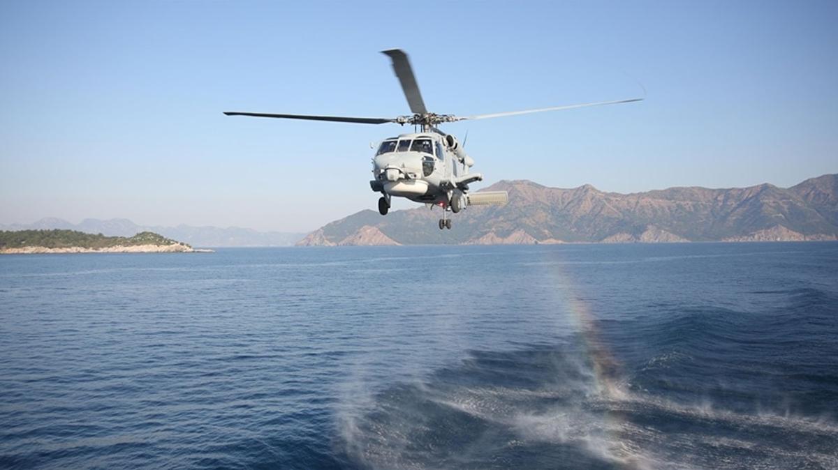 Askeri helikopter denize acil ini yapt! MSB'den aklama