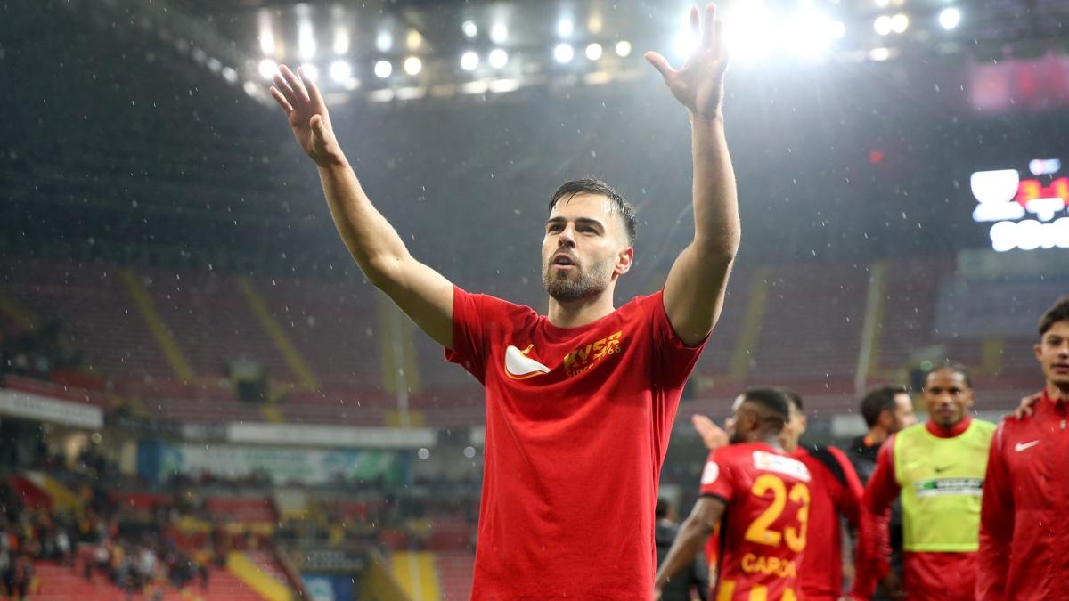 Cardoso kariyerinde bir ilki baard