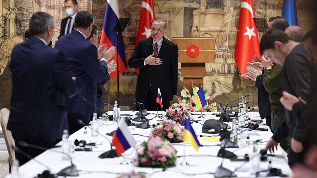 Bar masas yine Trkiye'de kurulacak! ''Putin'in stanbul teklifi tesadf deil''