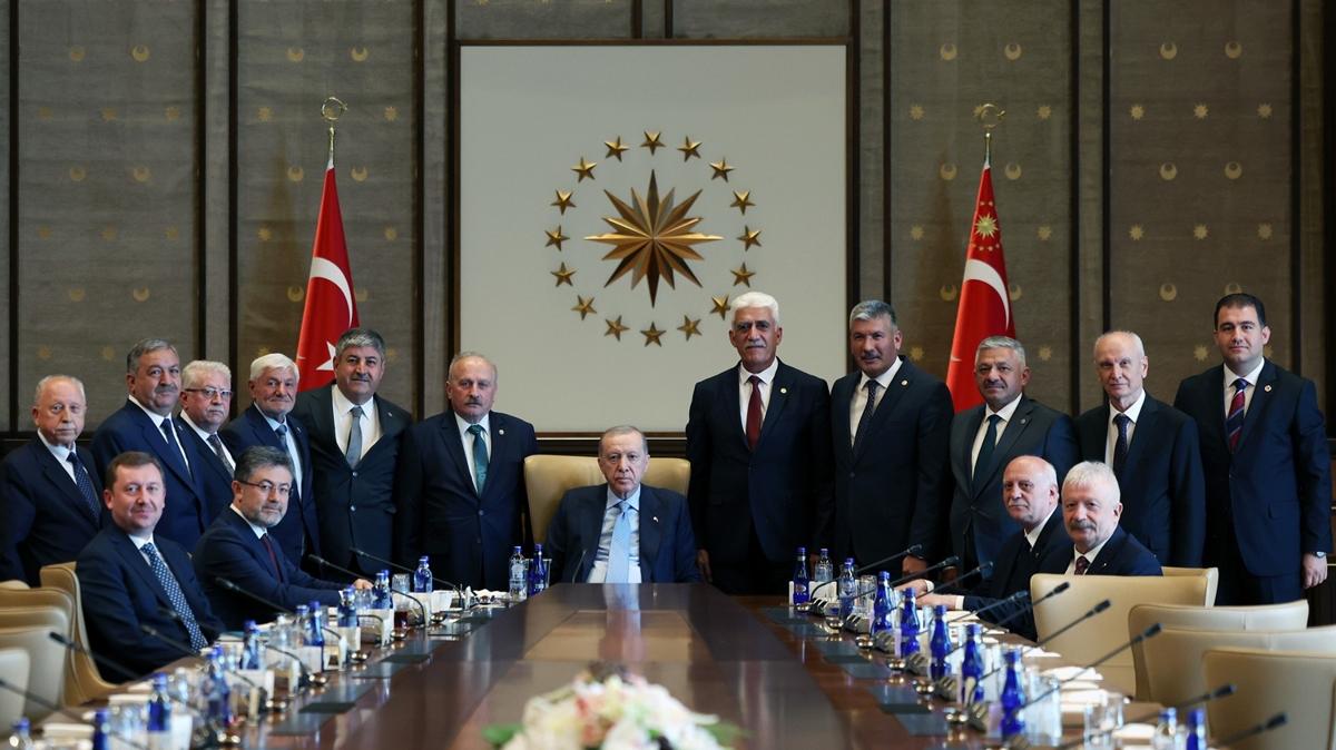 Bakan Erdoan iftilerle bir araya geldi: Gda arz gvenliimiz asndan bir tehlike sz konusu deil