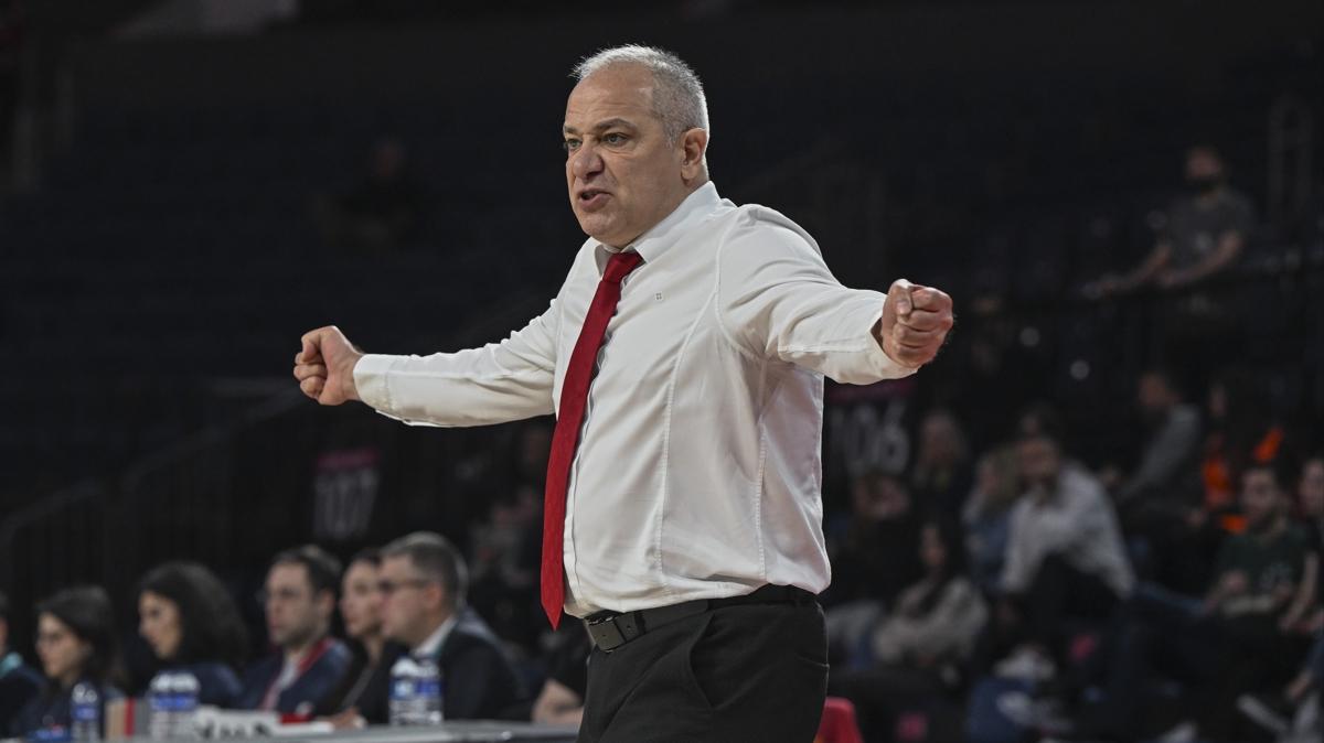 A Milli Kadn Basketbol Takm Baantrenr Ekrem Memnun ameliyat oldu 