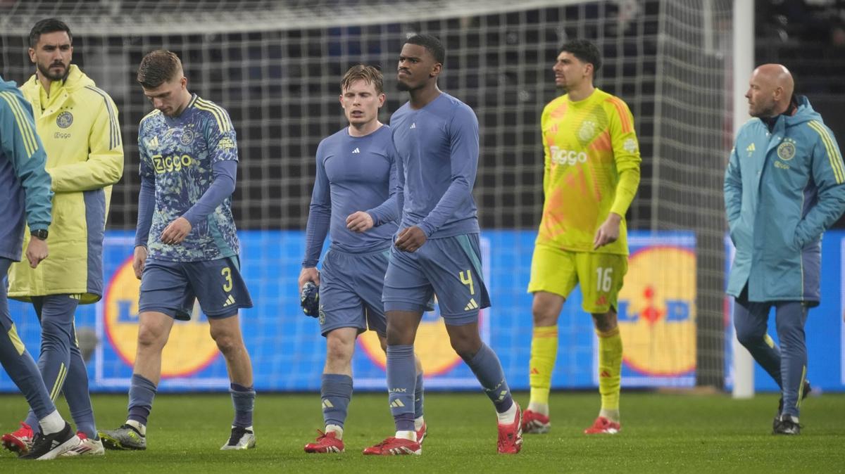 Eredivisie'de iler tersine dnd! Ajax st st 10 kaybetti, lider deiti