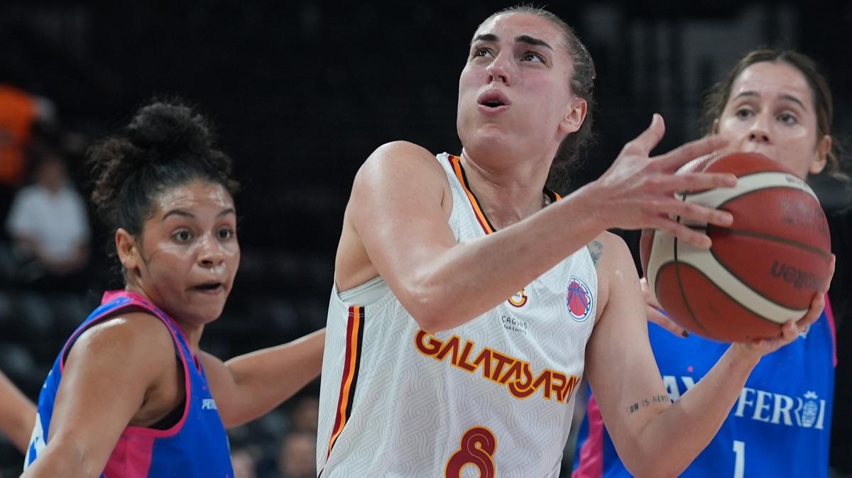 Aye Cora, Galatasaray ile yeni szleme imzalad
