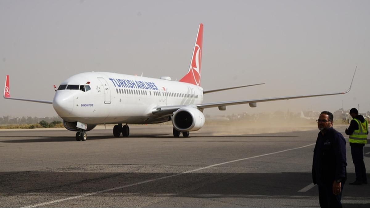 atmalarn glgesinde gvenli tahliye: lk uak stanbul'a indi
