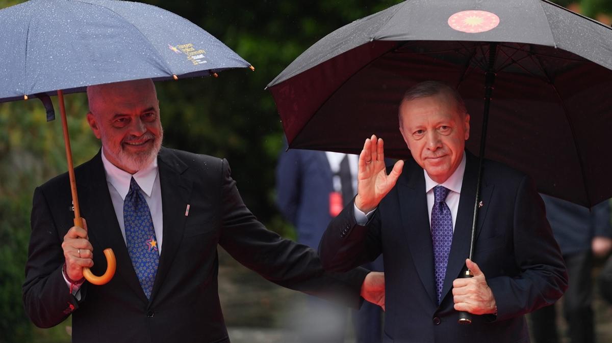 Cumhurbakan Erdoan'dan Arnavutluk'ta ilk mesaj: Tm dnyaya bar seslendireceiz