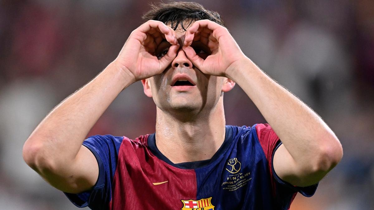 Peri'den tarihi rekor: Barcelona'da 200 maa en gen kan oyuncu oldu
