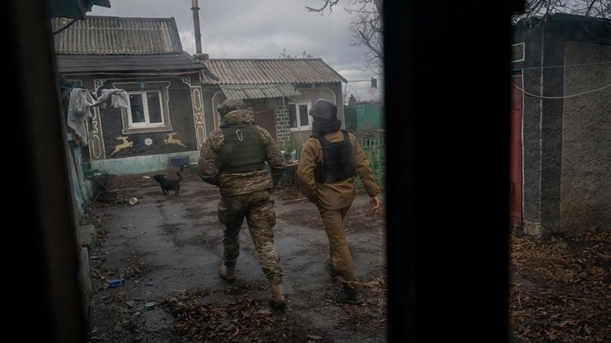 Rus glerinin Donetsk'teki ilerleyii sryor 