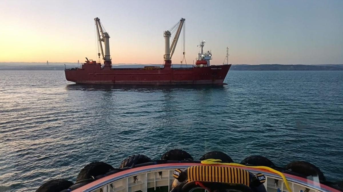 Arzalanan kuru yk gemisi emniyetle demirletildi 