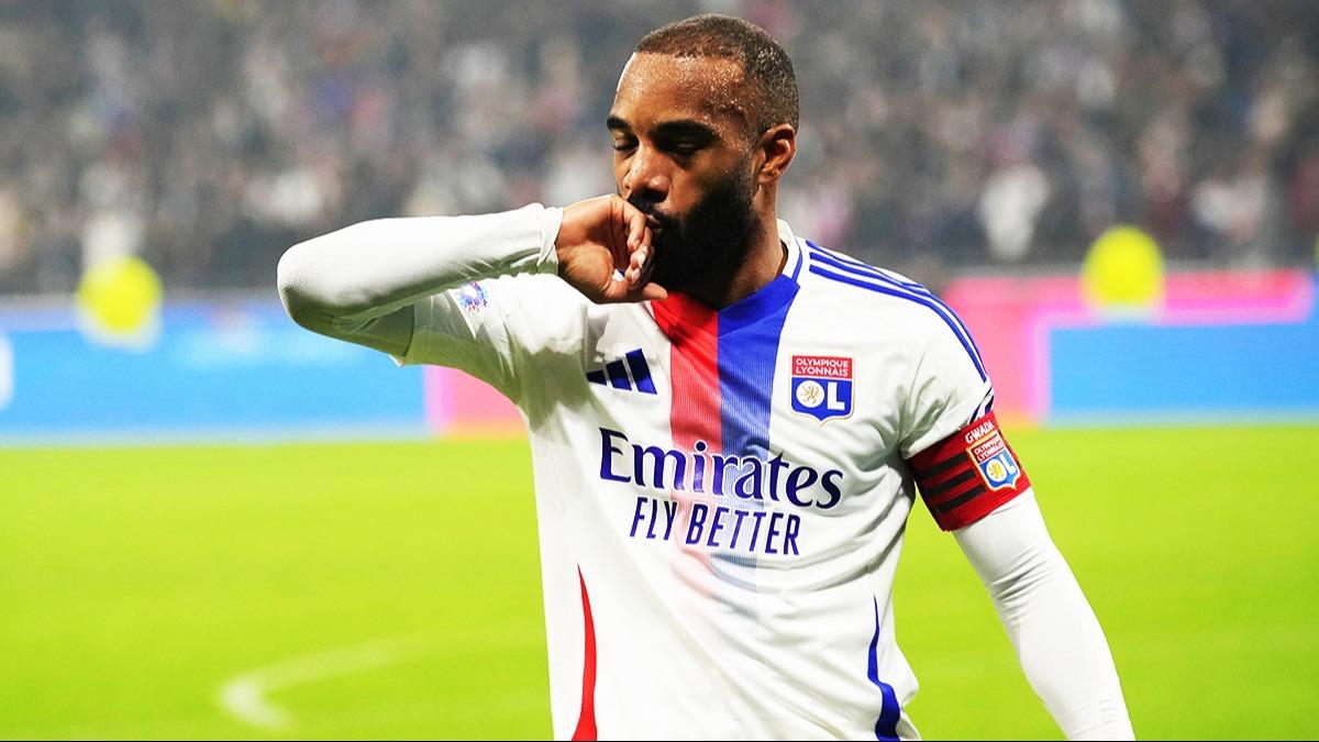 Beikta'ta Lacazette gndemi! Yldz golc boa kyor