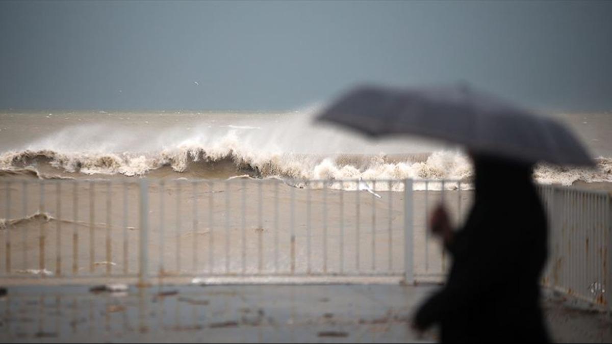 Meteorolojiden turuncu ve sar kod verdi: 18 il iin kritik saatler