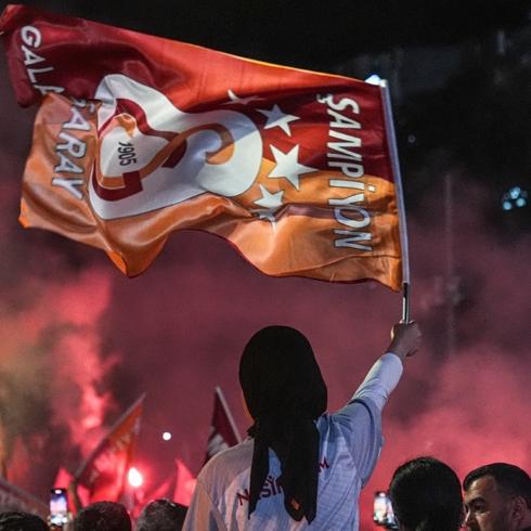 Aslan'dan çifte kupa!