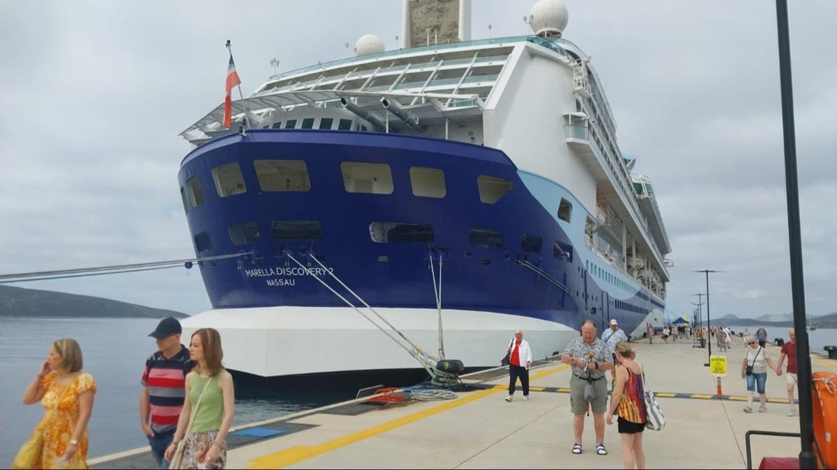 "Marella Discovery 2" kruvaziyeri 1789 yolcusuyla Bodrum'da