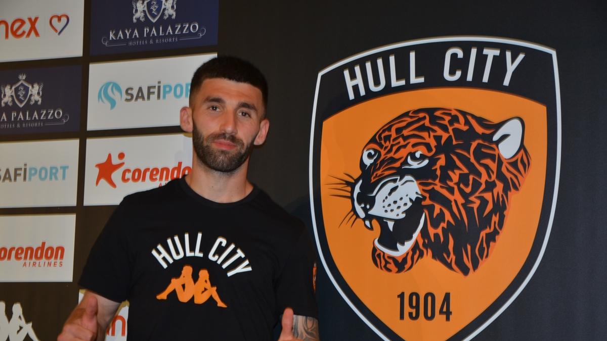 Hull City ile Doukan Sinik yollarn ayrd