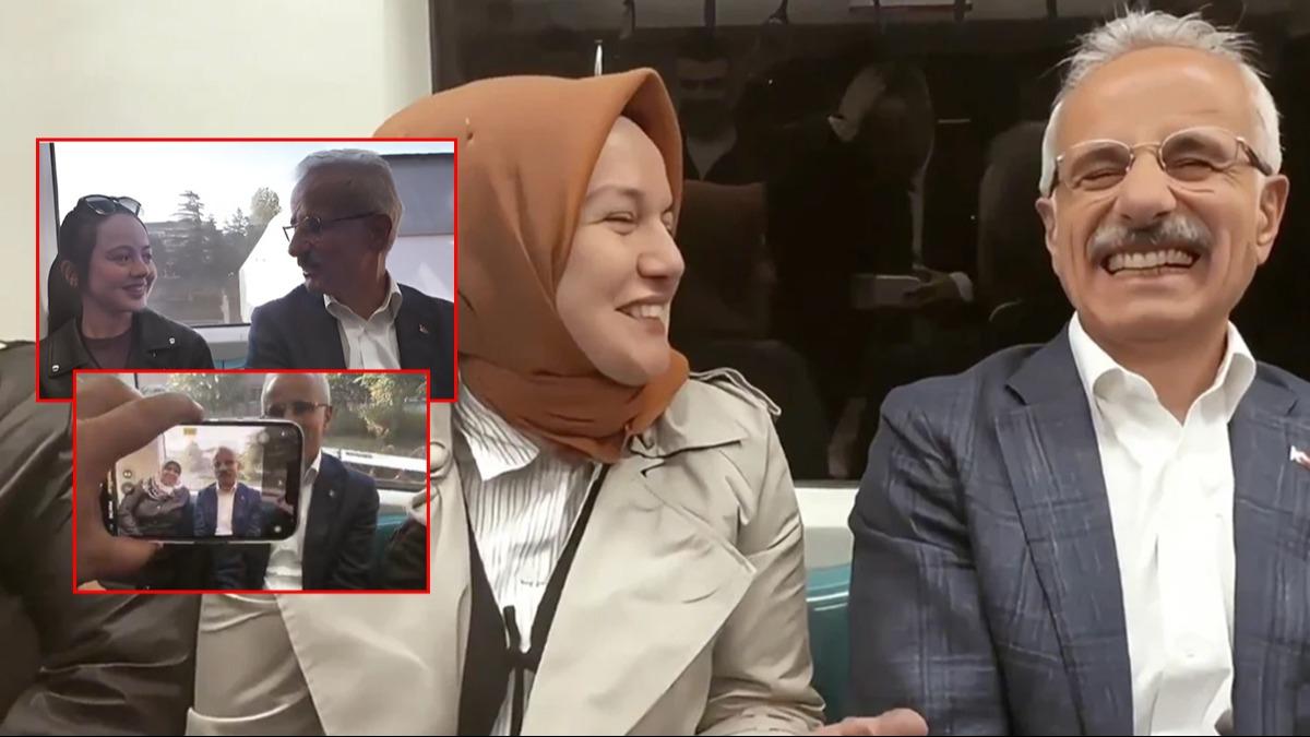 Bakan Uralolu, Marmaray'da vatandalarla bir araya geldi